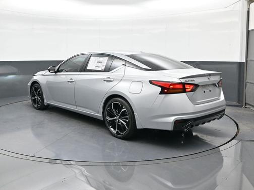 2025 Nissan Altima SR FWD