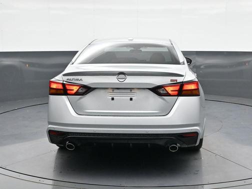 2025 Nissan Altima SR FWD