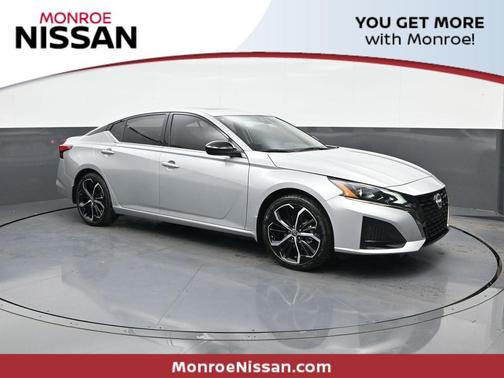 2025 Nissan Altima SR FWD