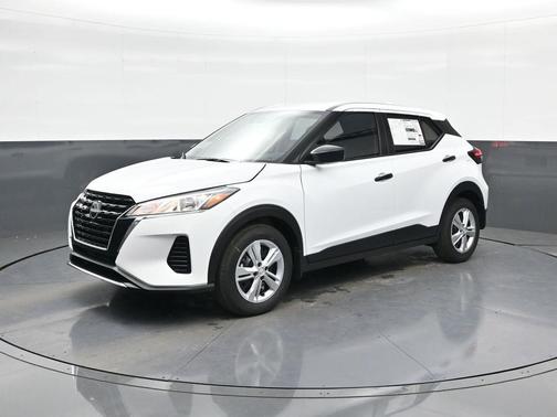 2025 Nissan Kicks S