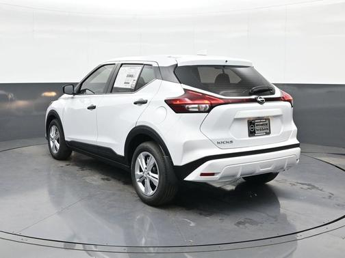2025 Nissan Kicks S