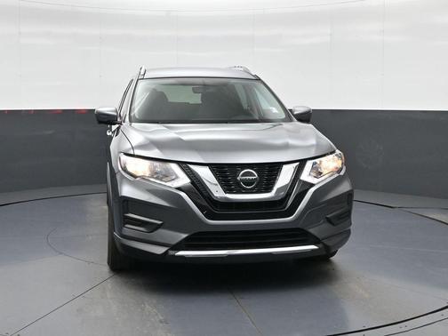 Gun Metallic 2018 Nissan Rogue SV