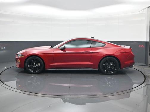 2021 Ford Mustang EcoBoost