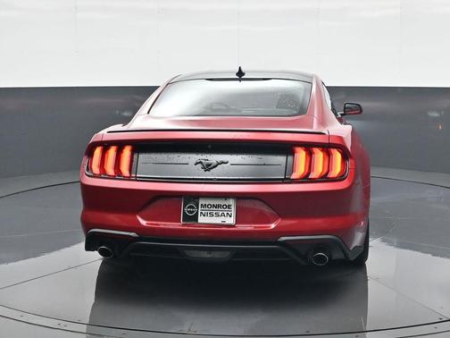 2021 Ford Mustang EcoBoost