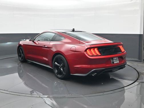 2021 Ford Mustang EcoBoost