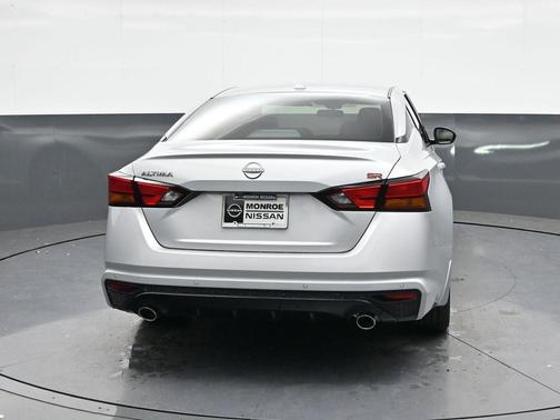 2025 Nissan Altima SR FWD