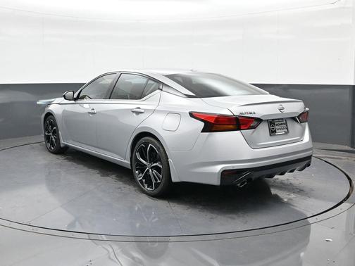 2025 Nissan Altima SR FWD