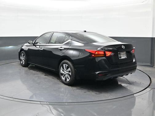 2025 Nissan Altima S FWD
