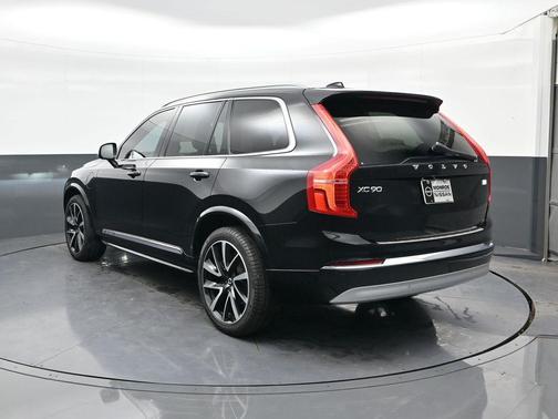 2022 Volvo XC90 Recharge Plug-In Hybrid T8 Inscription Expression 6 Passenger