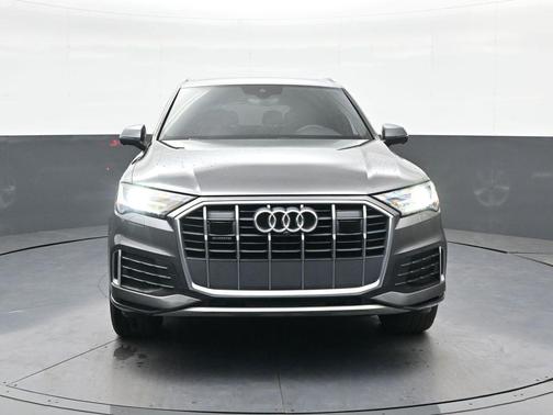 2022 Audi Q7 45 Premium Plus