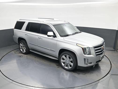 Radiant Silver Metallic 2019 Cadillac Escalade Luxury