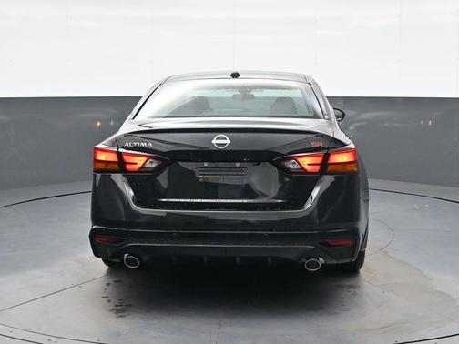 2025 Nissan Altima SR FWD