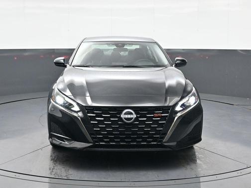2025 Nissan Altima SR FWD