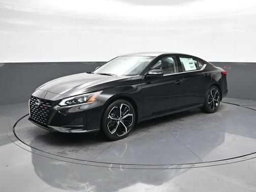 2025 Nissan Altima SR FWD