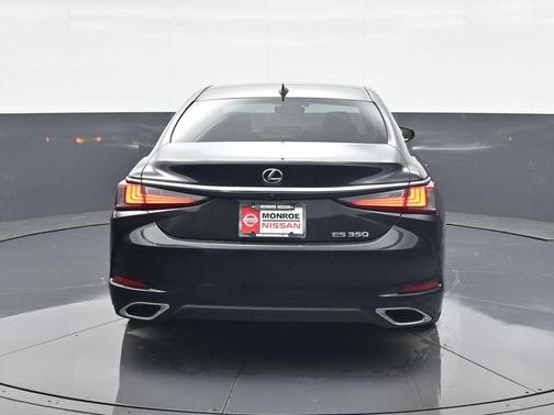 2022 Lexus ES 350 Base