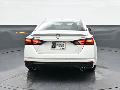 2025 Nissan Altima SR FWD