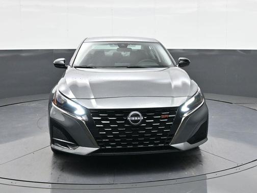 2025 Nissan Altima SR FWD