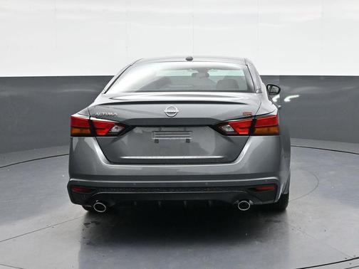 2025 Nissan Altima SR FWD