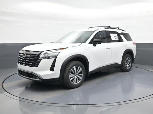 White Pearl 2026 Nissan Pathfinder SL