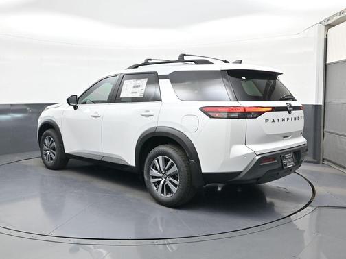 White Pearl 2026 Nissan Pathfinder SL