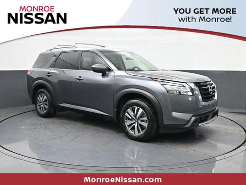 2025 Nissan Pathfinder SL FWD