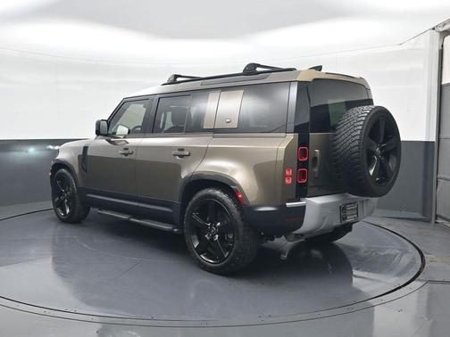 2020 Land Rover Defender 110 SE