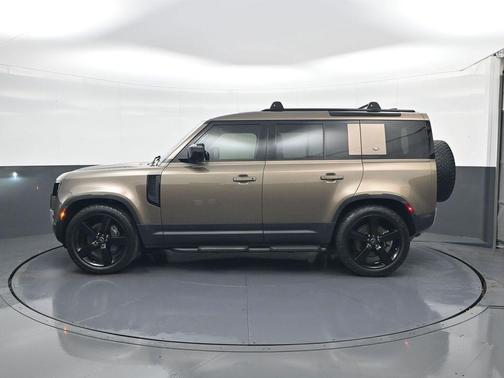 2020 Land Rover Defender 110 SE