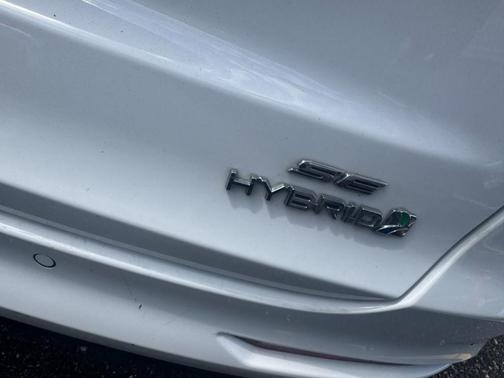 Oxford White 2019 Ford Fusion Hybrid SE