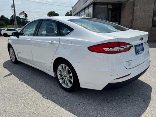 Oxford White 2019 Ford Fusion Hybrid SE