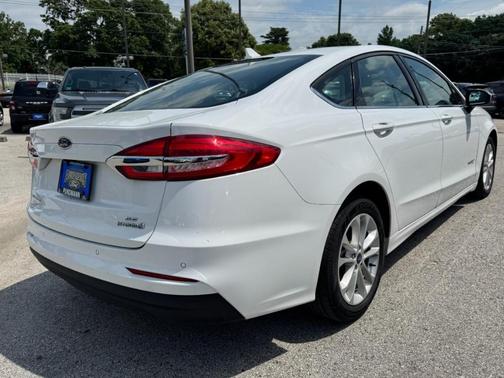 Oxford White 2019 Ford Fusion Hybrid SE
