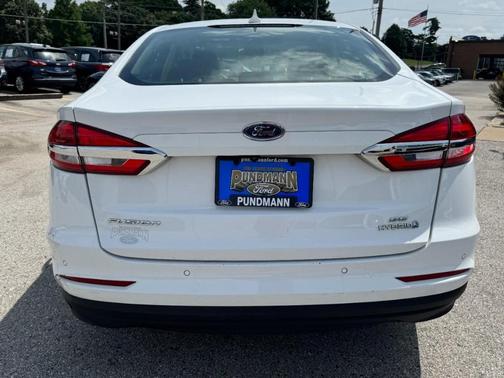Oxford White 2019 Ford Fusion Hybrid SE