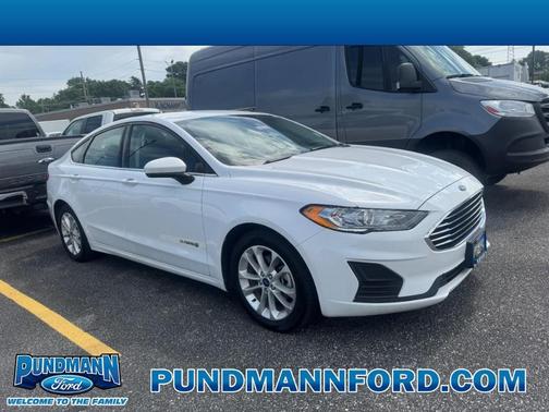 Oxford White 2019 Ford Fusion Hybrid SE