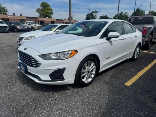 Oxford White 2019 Ford Fusion Hybrid SE