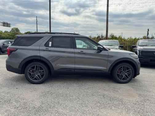 2025 Ford Explorer ST 4WD