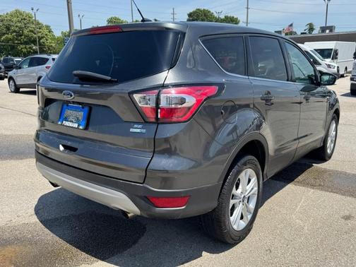 Magnetic Metallic 2017 Ford Escape SE
