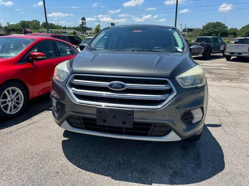 Magnetic Metallic 2017 Ford Escape SE
