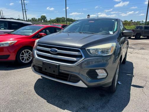 Magnetic Metallic 2017 Ford Escape SE