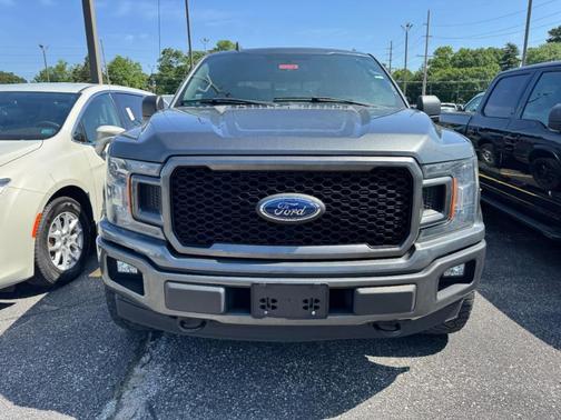 Magnetic Metallic 2018 Ford F-150 XLT