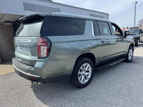 2023 Chevrolet Suburban Premier