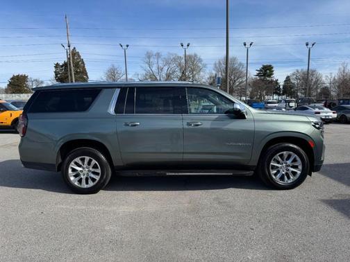 Silver Sage Metallic 2023 Chevrolet Suburban Premier