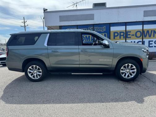 2023 Chevrolet Suburban Premier