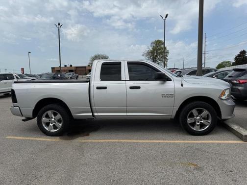 Bright Silver Clearcoat Metallic 2018 RAM 1500 Express