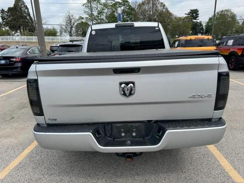 Bright Silver Clearcoat Metallic 2018 RAM 1500 Express