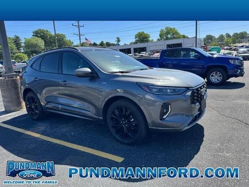 Carbonized Gray Metallic 2023 Ford Escape ST-Line Elite