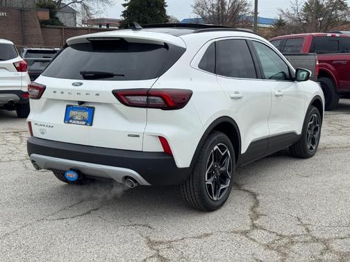 2026 Ford Escape Platinum AWD