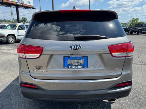 2016 Kia Sorento LX
