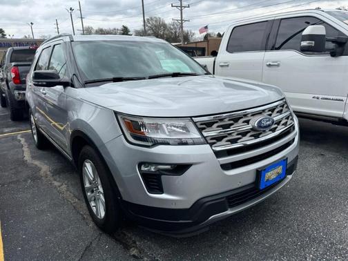 Ingot Silver Metallic 2018 Ford Explorer XLT