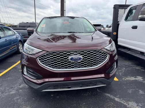 Burgundy Velvet Metallic Tinted Clearcoat 2023 Ford Edge SEL