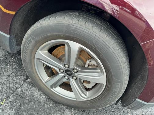 Burgundy Velvet Metallic Tinted Clearcoat 2023 Ford Edge SEL