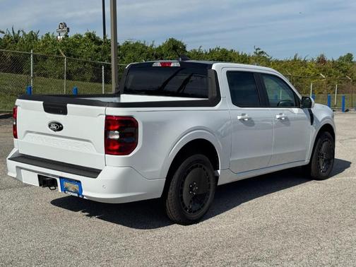 2025 Ford Maverick Lobo Standard